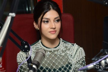 Mahanubhavudu Movie Team At Red FM